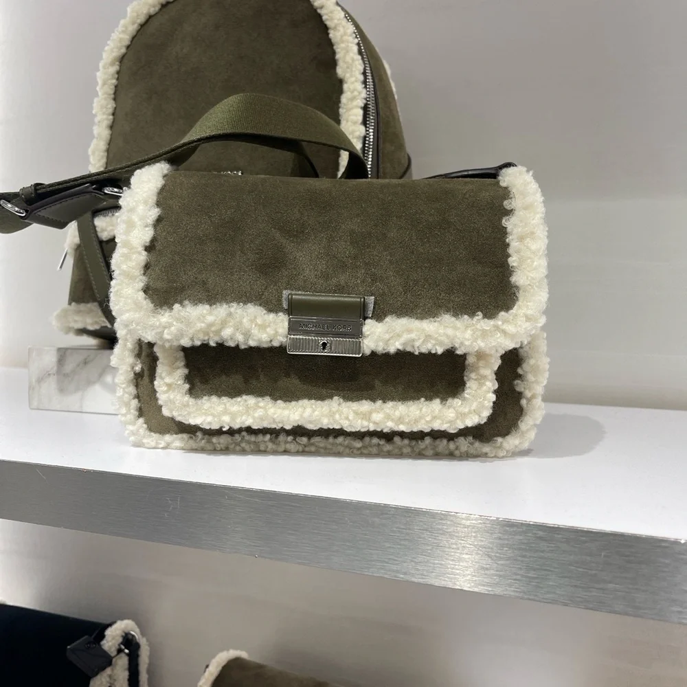 MICHAEL KORS Bradshaw Medium Suede and Faux Shearling Messenger Bag Olive  NWT